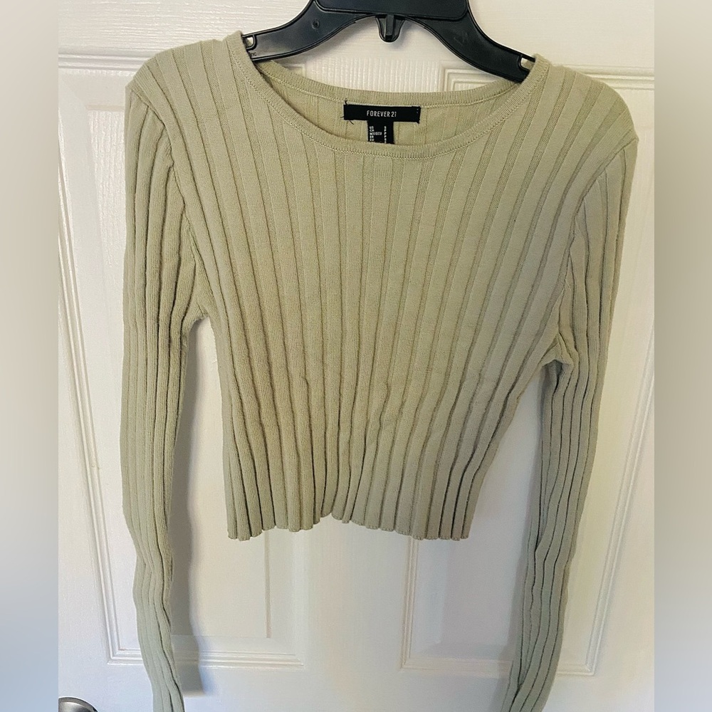 Women’s cropped sweater